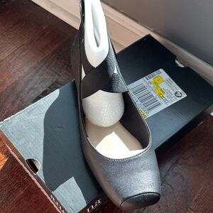 Ladies ANA Black Slip on Flat Sz 11 M